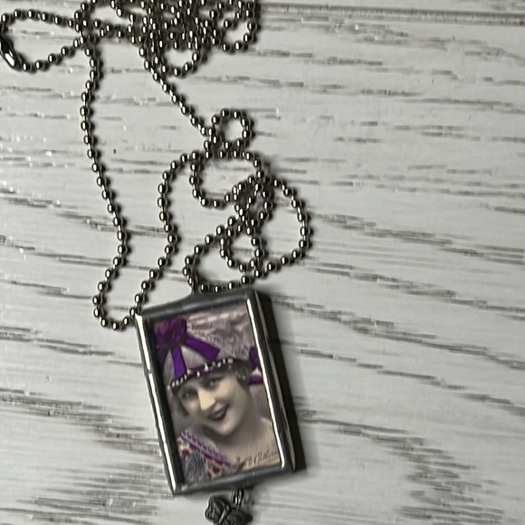 Roaring 20’s Bead Ball Pendant 950 - Picture 3 of 4